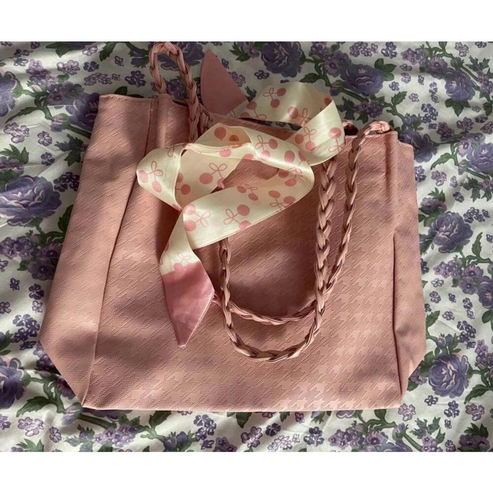 Pink tote bag